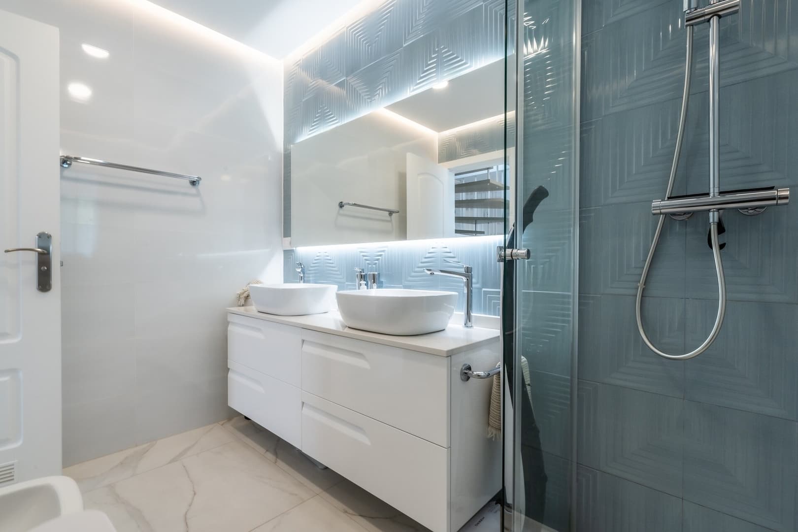 Property gallery — 3